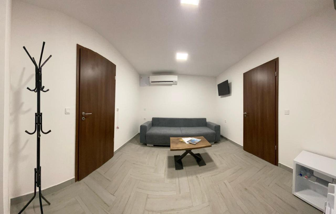 Sulyom Panzio Apartment Tiszafüred Exterior foto